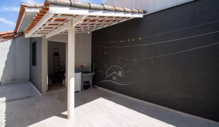 Casa Térrea à venda com piscina, 3 quarto(s),  sendo 2 suíte(s)  no bairro Oasis, 180 metros da praia, Peruíbe-SP