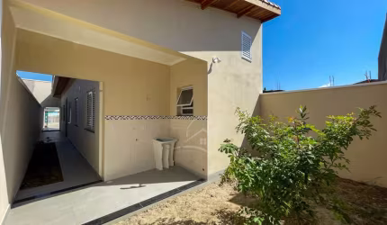 Casa Térrea com piscina à venda , 3 quarto(s),  sendo 1 suíte(s)  no bairro Park DAville, 2000 metros da praia, Peruíbe-SP