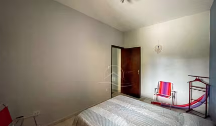 Casa Térrea com piscina à venda com piscina, 2 quarto(s),  sendo 0 suíte(s)  no bairro Jardim Casablanca, 750 metros da praia, Peruíbe-SP