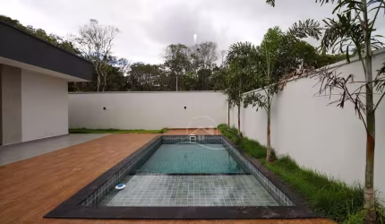 Casa Térrea à venda com piscina, 3 quarto(s),  sendo 3 suíte(s)  no bairro Jardim São Luis, 2000 metros da praia, Peruíbe-SP