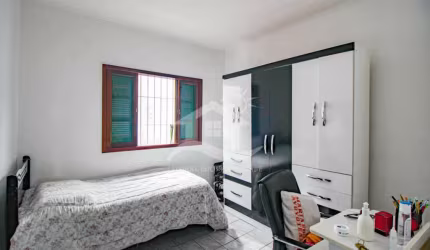 Casa Térrea à venda , 2 quarto(s),  sendo 0 suíte(s)  no bairro Vila Erminda, 3 metros da praia, Peruíbe-SP