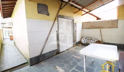 Casa Térrea à venda com piscina, 3 quarto(s),  sendo 1 suíte(s)  no bairro Cidade Nova Peruíbe, 1000 metros da praia, Peruíbe-SP