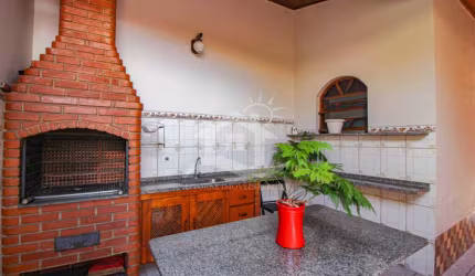Casa Térrea à venda , 3 quarto(s),  sendo 1 suíte(s)  no bairro Três Marias, 800 metros da praia, Peruíbe-SP