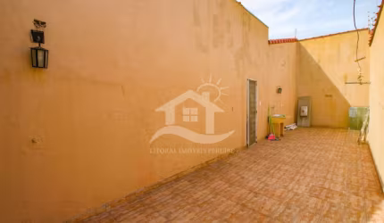 Casa Térrea à venda com piscina, 3 quarto(s),  sendo 1 suíte(s)  no bairro Beira Mar, 900 metros da praia, Peruíbe-SP