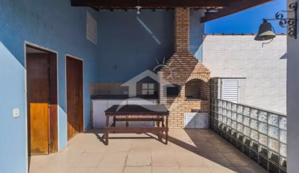 Casa Térrea à venda com piscina, 3 quarto(s),  sendo 1 suíte(s)  no bairro Jardim São Luis, 1300 metros da praia, Peruíbe-SP