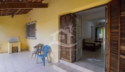 Casa Sobrado à venda , 3 quarto(s),  sendo 2 suíte(s)  no bairro Centro, 400 metros da praia, Peruíbe-SP