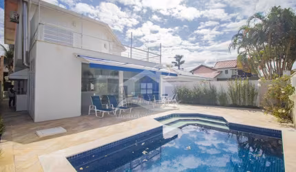 Casa Sobrado à venda com piscina, 5 quarto(s),  sendo 5 suíte(s)  no bairro Bougainville Residencial III, 500 metros da praia, Peruíbe-SP