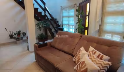 Sobrado à Venda por R$890.000,00, 180,00m² - centro - Gravataí, RS