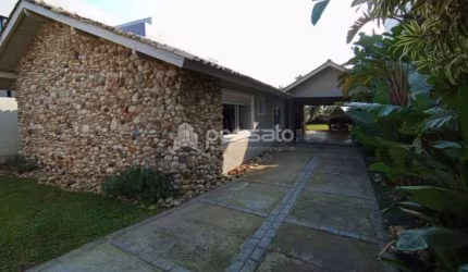 Casa à Venda por R$1.650.000,00 - Courhasa - Imbé, RS
