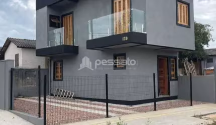 Sobrado à Venda por R$394.000,00 - COHAB B - Gravataí, RS