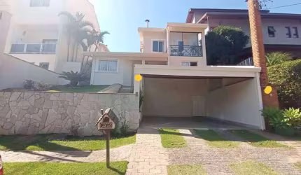 Vende linda casa em condomínio fechado em Cotia Granja Viana