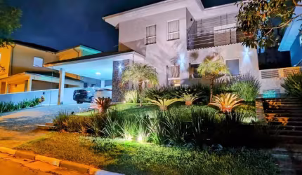 Vende belíssima casa em condomínio fechado em Cotia