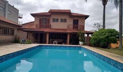 Vende belíssima casa em condomínio fechado em Cotia Granja Viana