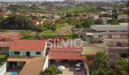 CASA EM CONDOMÍNIO NA MELHOR RUA DE ARNIQUEIRAS SHA 04 CH 77. PERTO DE TUDO! PRATICIDADE E COMODIDADE AO SEU LADO!