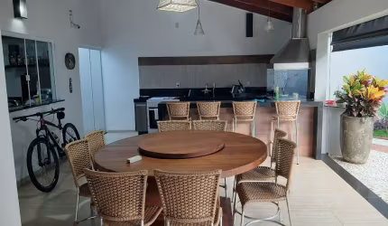 Linda Casa Sta Mônica Espaço Gourmet Com Churrasqueira