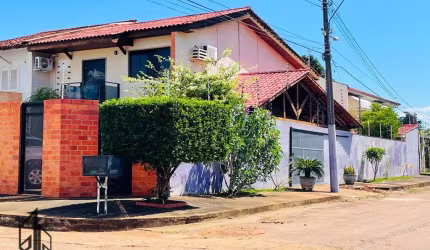 Sobrado com 2 dormitórios e uma suíte, bairro Rio madeira.