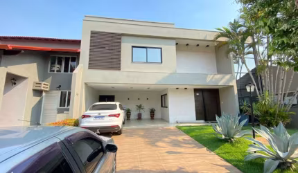 CASA DE ALTO PADRÃO MOBILIADA NO SAN RAPHAEL, CONTENDO 5 SUÍTES.