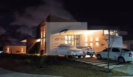 Vendo casa em condomínio fechado, com 233m², 3 suítes s/ 1 master, cozinha c/ ilha, área gourmet, 4 vagas