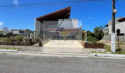 Vendo casa em condomínio fechado, com 360 m2, 5 quartos sendo 4 suítes, sala p/ 3 ambientes, 4 vgs
