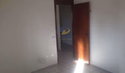 Vendo apto ao lado de praça em Manaíra com 109 m2 , 3 qts/1 st, cozinha ampla, armários, DCE + 3 vagas