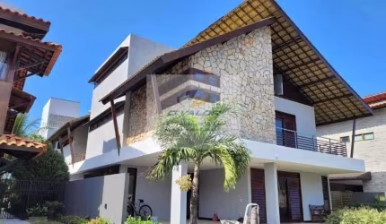 Vendo Casa em Condomínio Fechado, com 481 m², 4 suítes, sala p/ 4 ambientes, espaço gourmet e 2 vagas