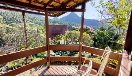 Casa com 4 dormitórios à venda, 337 m² por R$ 1.200.000,00 - Cascatinha - Nova Friburgo/RJ