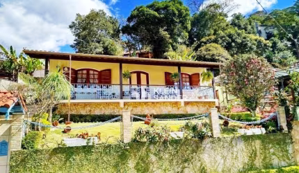Casa com 4 dormitórios à venda, 182 m² por R$ 1.100.000,00 - Cônego - Nova Friburgo/RJ