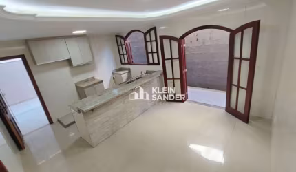 Casa com 3 dormitórios à venda, 328 m² por R$ 990.000,00 - Chácara Paraíso - Nova Friburgo/RJ