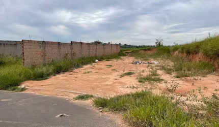 EXCELENTE OPORTUNIDADE! TERRENO PLANO À VENDA COM 290 M²