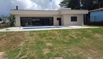 MARAVILHOSA CASA Á VENDA NO CLUBE DE CAMPO EM VALINHOS-SP