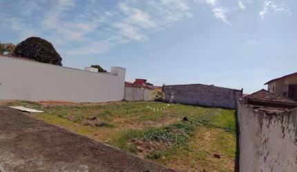 TERRENO AMPLO DE 800M² NO CENTRO DE GARÇA  ÓTIMA LOCALIZAÇÃO