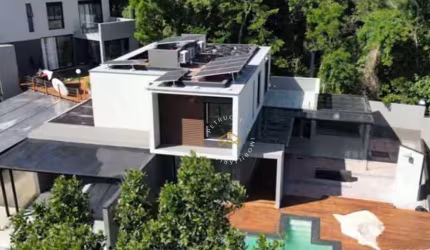 EXCELENTE OPORTUNIDADE - ÁREA CONSTRUÍDA COBERTA 285MTRS