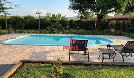 Chácara à venda em Londrina. Próximo ao Recanto Fazenda da Nata. Com 6.000m² na Estrada Shalon, com 3 quartos sendo 1 suíte, sala, cozinha com armário