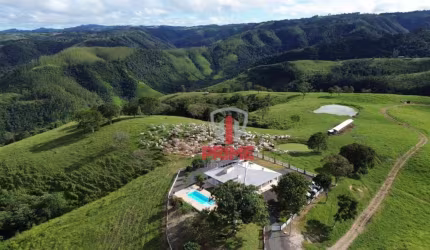 Fazenda à venda para Pecuária em Reserva no Paraná. Com 133 alqueires. Casa de sede com piscina, mangueira nova, 8 km do asfalto.