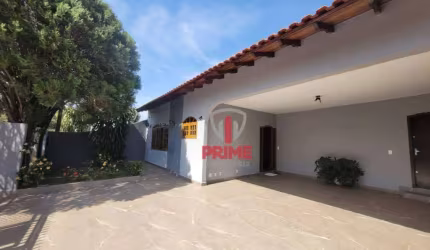 Casa à venda no bairro Andrade em Londrina.