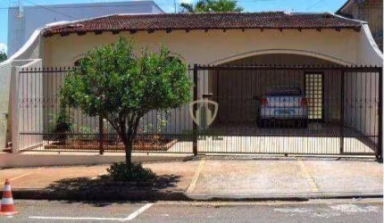Casa à Venda no Centro em Londrina.   - Excelente para clínica, ao lado do Hospital Evangélico, Mater Dei e do Instituto do Rim.