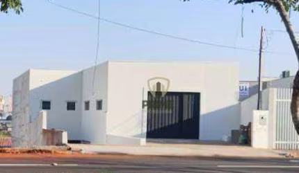 Barracão para locação na Av. Henrique Mansano no Jardim Alpes, região Norte de Londrina. Com 486m2,  em uma ótima localização. Próximo ao Estádio do C