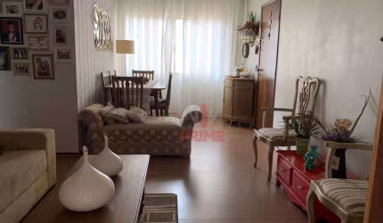 Apartamento à venda no Condomínio Humberto de Campos, localizado no Bairro Vitória, em Londrina.