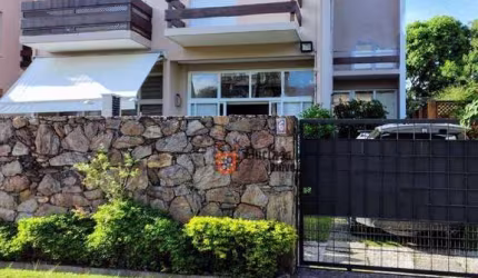 Sobrado com 3 dormitórios à venda, 158 m² por R$ 1.200.000 - Praia do Arrastão - São Sebastião/SP
