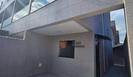 Sobrado com 3 dormitórios à venda, 100 m² por R$ 570.000,00 - Maracanã - Praia Grande/SP