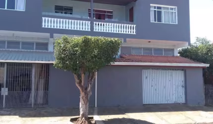 Sobrado com salão comercial à venda no Bairro Jardim. Itapua, Sorocaba/SP