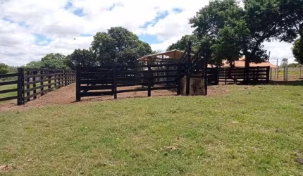 Fazenda à venda na cidade de Paranapanema/SP.