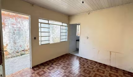 Casa á venda no Bairro Jardim Botucatu, em Sorocaba/SP