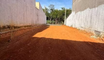 Terreno á venda no Bairro Santa Marta, em Sorocaba/SP