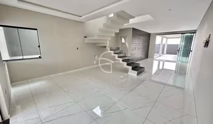 Sobrado semi geminado com ótimos espaços
