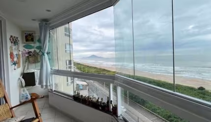 Apartamento com 1 Suíte mais 2 dormitórios à venda, 125 m² por R$ 1.300.000 - Centro - Navegantes/SC
