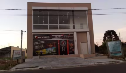 Prédio com lojas comerciais, próximo à Ulbra e Park Shopping Canoas!