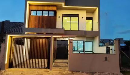 Sobrado no Residencial Pitangueiras em Canoas.