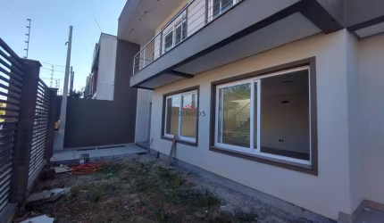 Excelente sobrado com 3 suítes no bairro Montserrat - Canoas