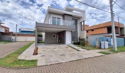 Moinhos Imóveis vende Sobrado em Condomínio Las Brisas.